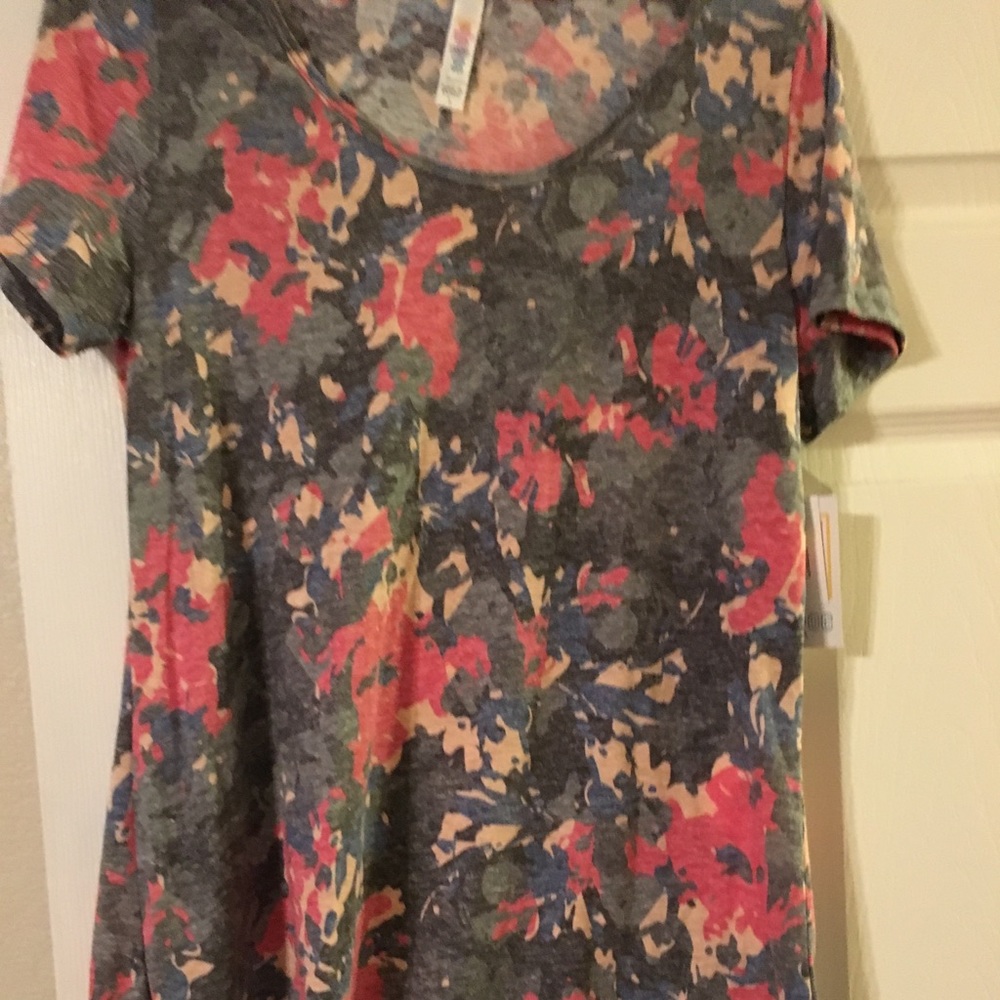 Small Floral LulaRoe Classic Tees